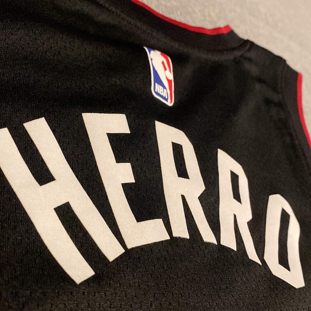Miami Heat #14 Tyler Herro NBA Nike Jersey size Medium - Picture 12 of 13